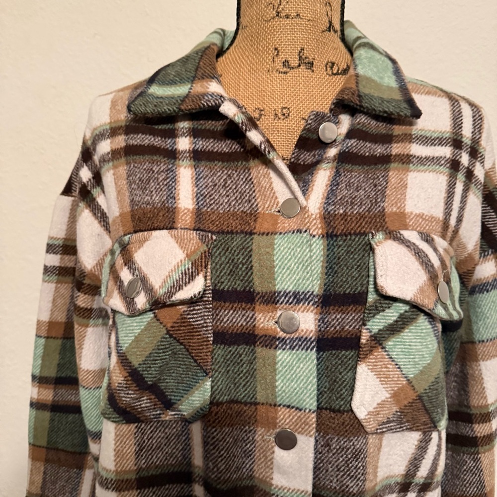 Flannel Shacket Button up large - Picture 2 of 12